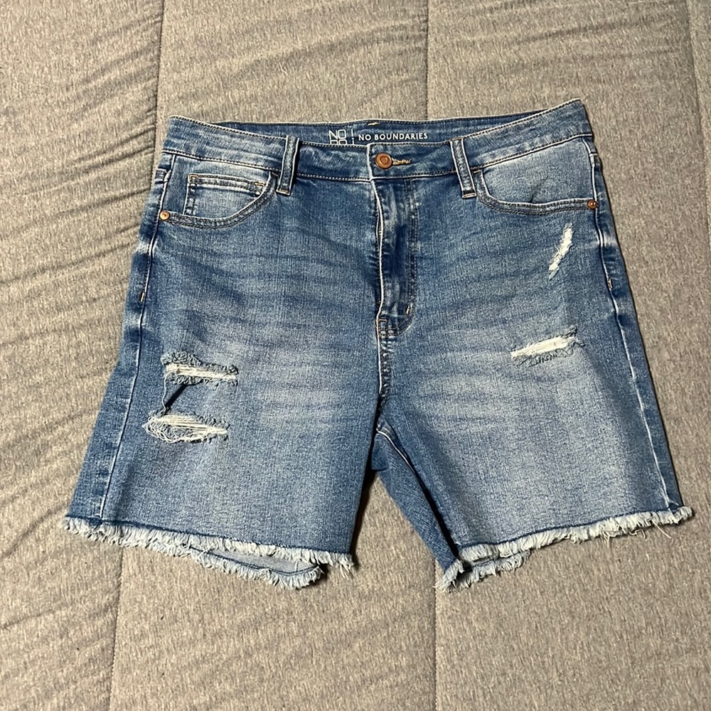NWOT No boundaries shorts